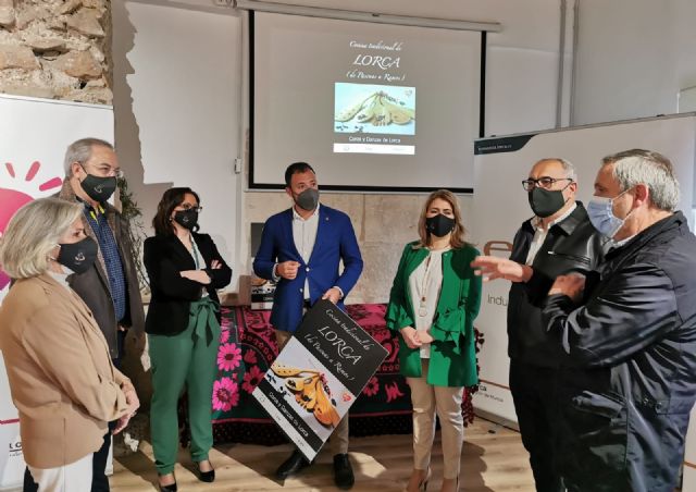 El Ayuntamiento de Lorca y Coros y Danzas de Lorca presentan el libro Cocina tradicional de Lorca. De Pascuas a Ramos - 2, Foto 2