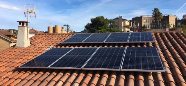 El Ayuntamiento bonifica el ICIO para la instalación de placas solares de autoconsumo en viviendas e industrias - 1, Foto 1