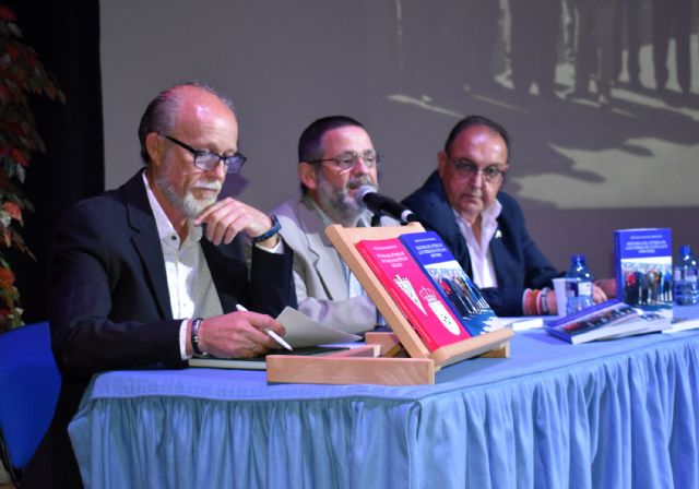 Faustino Rosauro presenta su libro Historia del fútbol en Las Torres de Cotillas II (1999-2022) - 1, Foto 1