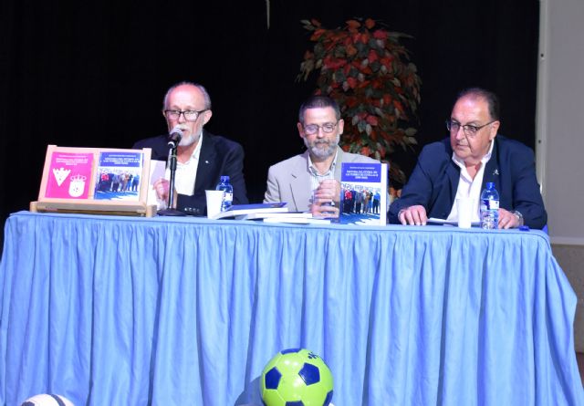 Faustino Rosauro presenta su libro Historia del fútbol en Las Torres de Cotillas II (1999-2022) - 2, Foto 2