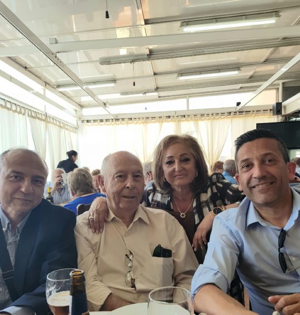 El PP con los vecinos de La Florida en la comida de convivencia organizada este domingo por la Comisión de Fiestas de este barrio torreño - 5, Foto 5