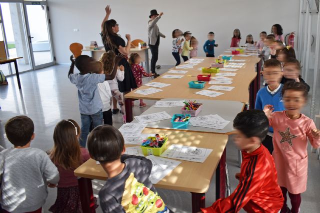 La biblioteca municipal acoge un cuentacuentos infantil centrado en la figura de María Moliner - 4, Foto 4