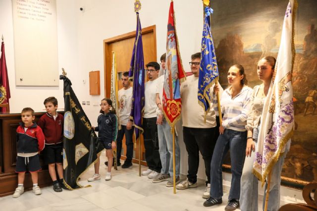 Cerca de un millar de jóvenes tomarán la calle Corredera de Lorca para desfilar en la Procesión del Papel - 4, Foto 4