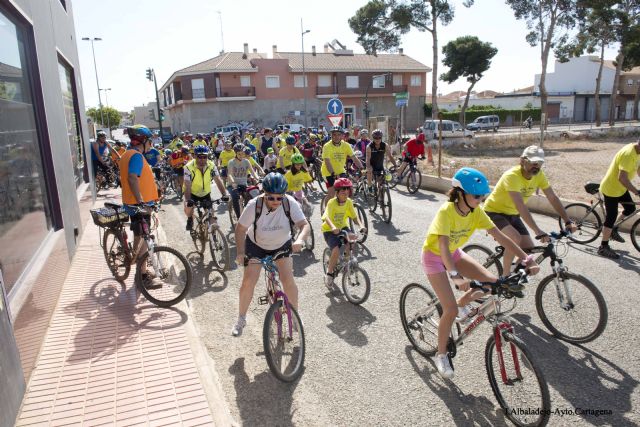 Ocio y salud se dieron la mano en una mañana de ciclismo en familia para celebrar el XVIII Día Nacional de las Vías Verdes - 2, Foto 2