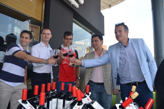 El atleta paralímpico Lorenzo Albaladejo sigue sumando apoyos de empresas locales para sus nuevos retos de cara a los Juegos de Río - 2, Foto 2