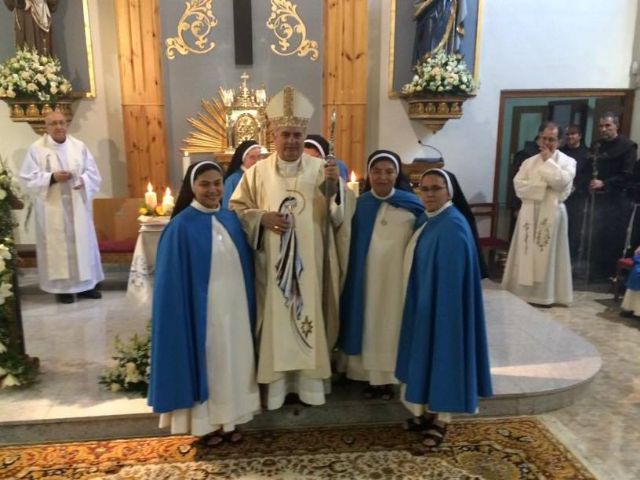 Mons. Rodríguez Carballo preside la profesión solemne de tres concepcionistas - 1, Foto 1