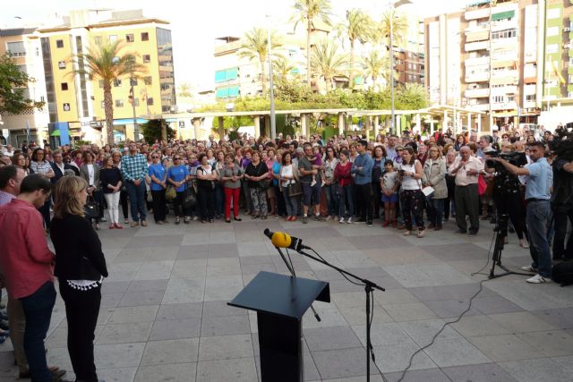 Molina de Segura muestra su rechazo a la violencia machista tras la agresión sufrida por una vecina de la ciudad - 2, Foto 2