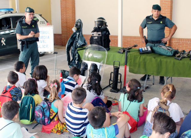 La Guardia Civil de Murcia recibe la visita de alumnos del CEIP Mariano Aroca López - 1, Foto 1