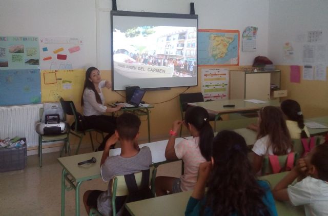 Turismo lleva a los colegios el 125 aniversario de la Romería de la Virgen del Carmen - 1, Foto 1