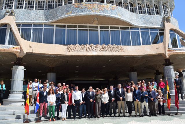 Los diputados del PP presentes en el minuto de silencio en repulsa por el atentado en Manchester - 2, Foto 2