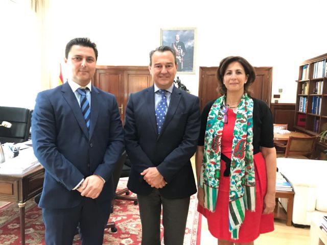 El alcalde solicita al Secretario de Estado de Defensa una partida presupuestaria que permita licitar cuanto antes la obra de urbanización de la Ciudad del Aire - 1, Foto 1