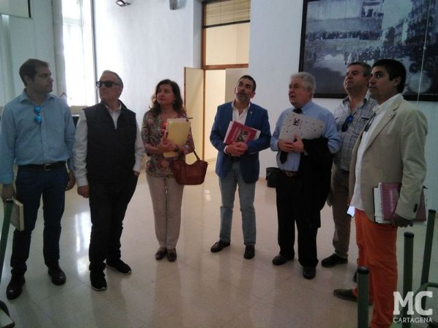 MC insta a una urgente actuación en el edificio de las Escuelas Graduadas - 2, Foto 2