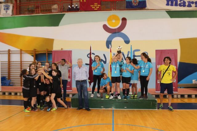 El Colegio La Cruz se proclamó campeón regional de Fútbol Sala Alevín Femenino de Deporte Escolar, Foto 5