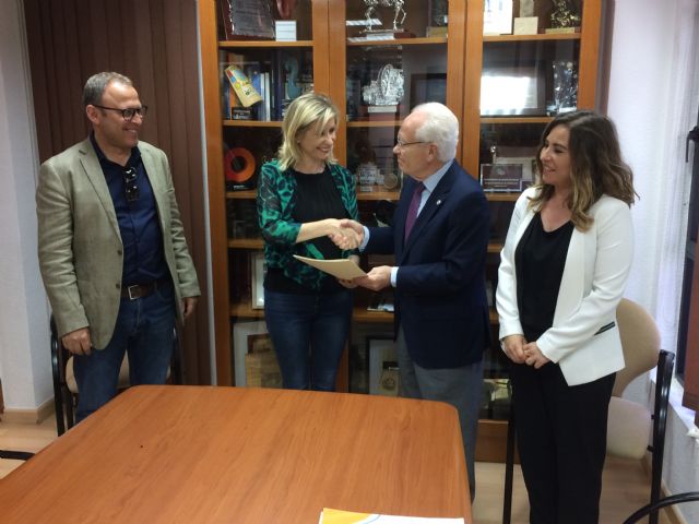 El Ayuntamiento de Molina de Segura firma un convenio de colaboración con Proyecto Hombre para un proyecto de atención a personas con problemas de adicción - 2, Foto 2