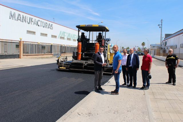 Comienza la reposición del asfalto en ocho calles del Polígono Industrial Oeste, con la ayuda recibida del Gobierno Regional de 500.000 euros - 1, Foto 1