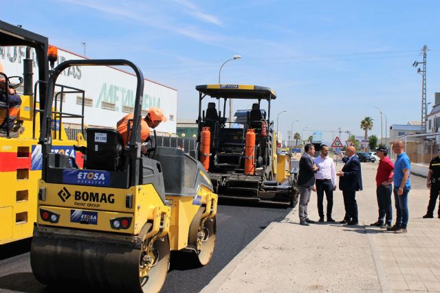 Comienza la reposición del asfalto en ocho calles del Polígono Industrial Oeste, con la ayuda recibida del Gobierno Regional de 500.000 euros - 3, Foto 3