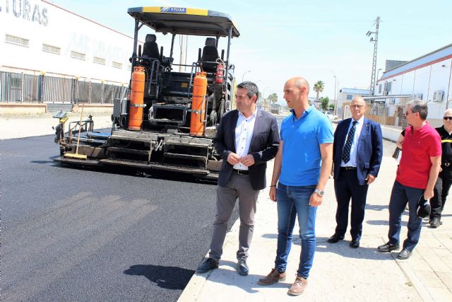 Comienza la reposición del asfalto en ocho calles del Polígono Industrial Oeste, con la ayuda recibida del Gobierno Regional de 500.000 euros - 5, Foto 5