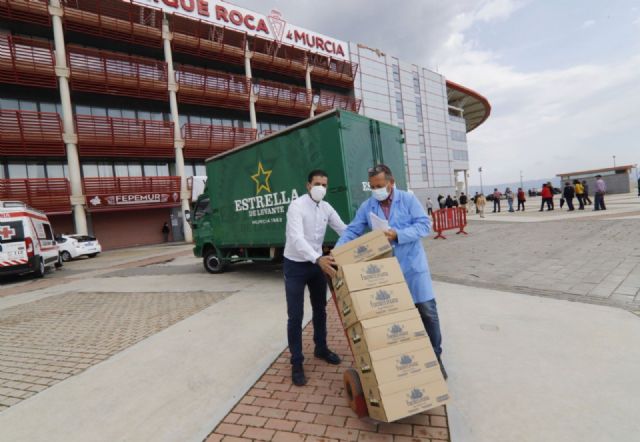 50.000 personas ya han sido inoculadas contra el COVID-19 por los servicios municipales de vacunación en el estadio Enrique Roca - 3, Foto 3