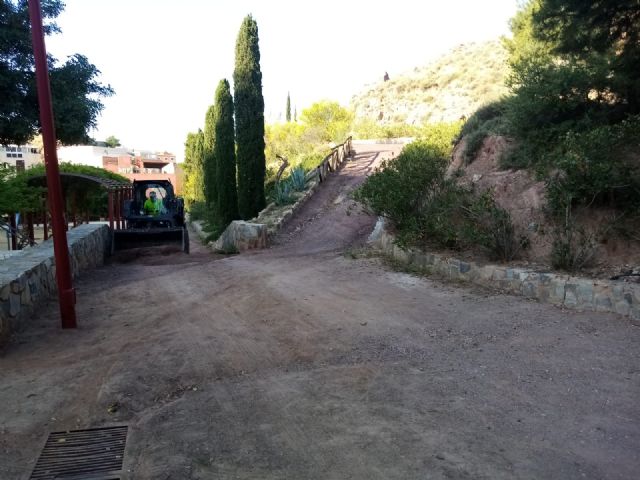 El Ayuntamiento de Lorca comienza los trabajos de reparación y regeneración del Parque de La Verdad - 1, Foto 1