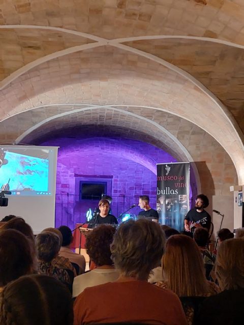 El Museo del Vino acoge una velada especial por la Noche de los Museos donde no faltó la música, la literatura y el arte - 2, Foto 2