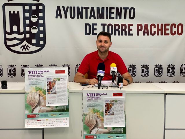 Conferencia en el marco una educación para el siglo XXI en Torre Pacheco - 1, Foto 1