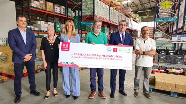 El Ayuntamiento y MercaMurcia entregan la recaudación de la carrera solidaria al Banco de Alimentos - 1, Foto 1