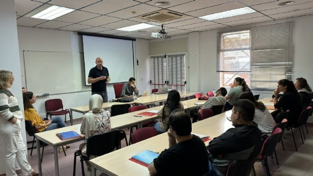 El Ayuntamiento de Alhama de Murcia prepara a 12 jvenes para su futura insercin en el mercado laboral, Foto 1
