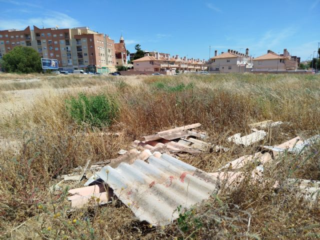 El PCAN denuncia el vertido incontrolado de amianto frente a las casas en la urbanización Castillitos - 2, Foto 2