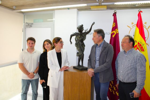 La entrada del Teatro Guerra se completará con una escultura de la musa 'Terpsicore' cedida por la familia del artista Rafael Pi Belda - 1, Foto 1