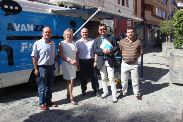 El Info Móvil se encuentra hoy en Jumilla asesorando a ciudadanos emprendedores - 2, Foto 2