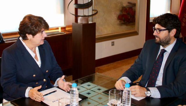 Fernando López Miras se reúne con la pres identa del CERMI y miembros de su junta directiva - 2, Foto 2