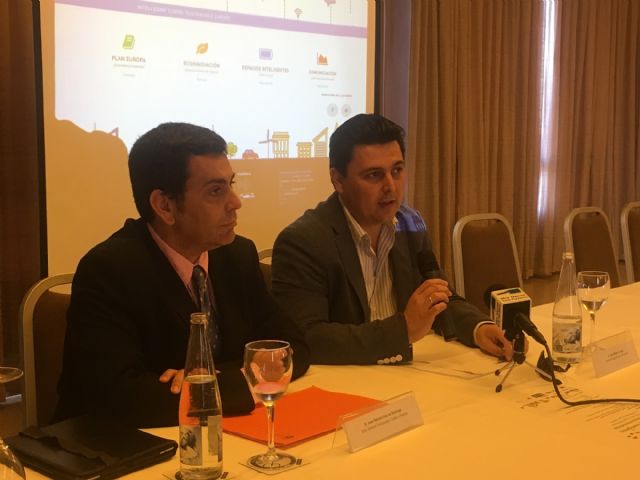 El CEEIM presentó en La Manga las líneas de ayuda europea destinadas a Administraciones y empresas para implantar acciones contra el cambio climático - 1, Foto 1