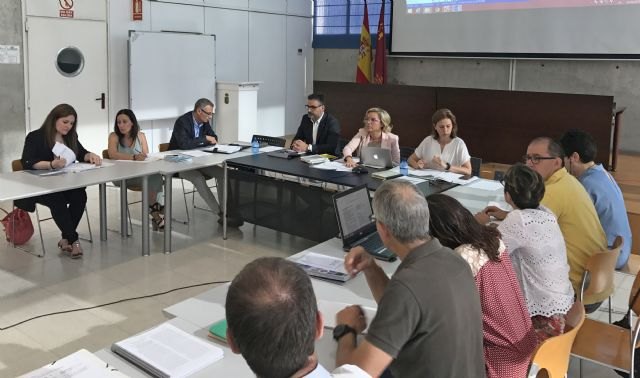 La baja por maternidad de las docentes interinas se incluirá para pagar las vacaciones de verano - 1, Foto 1