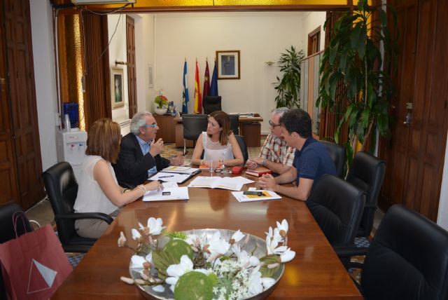 La alcaldesa recibe a representantes de AMUSAL, Asociación de Empresas de Economía Social de la Región de Murcia - 1, Foto 1