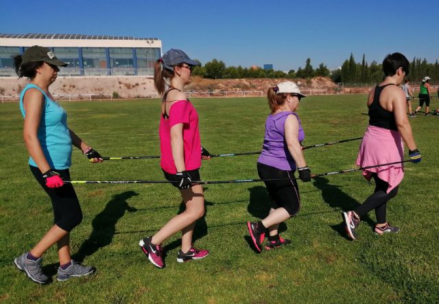 La Concejalía de Salud y Deportes de Las Torres de Cotillas enseña marcha nórdica - 3, Foto 3
