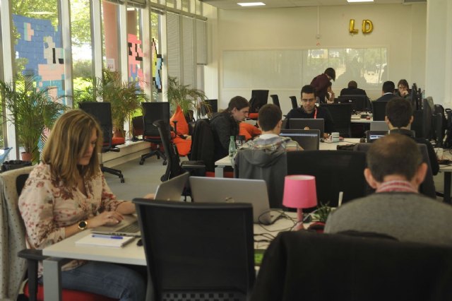 El sector tecnológico requiere de más de 300.000 profesionales en España - 1, Foto 1