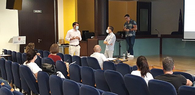 Comerciantes de San Javier asisten a un taller  sobre piscología positiva para potenciar sus ventas - 1, Foto 1