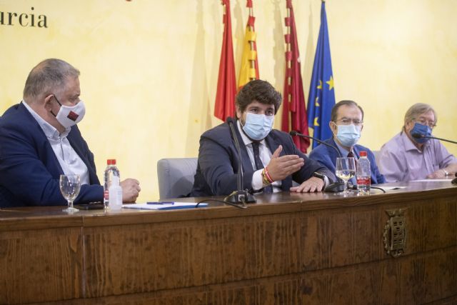 López Miras afirma que hará lo que sea necesario para evitar el cierre del trasvase y pide que toda la Región esté al lado de los agricultores - 2, Foto 2