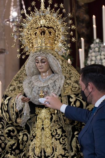 La Virgen de los Dolores preside el acto de Veneración en el Presbiterio de la Parroquia de Alcalá del Río - 3, Foto 3