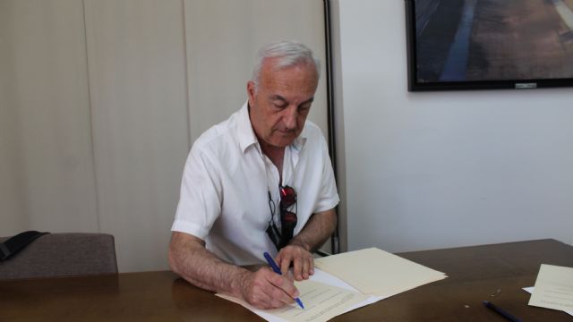 El Ayuntamiento y el grupo de Coros y Danzas 'Virgen del Rosario' renuevan el convenio de colaboración - 2, Foto 2