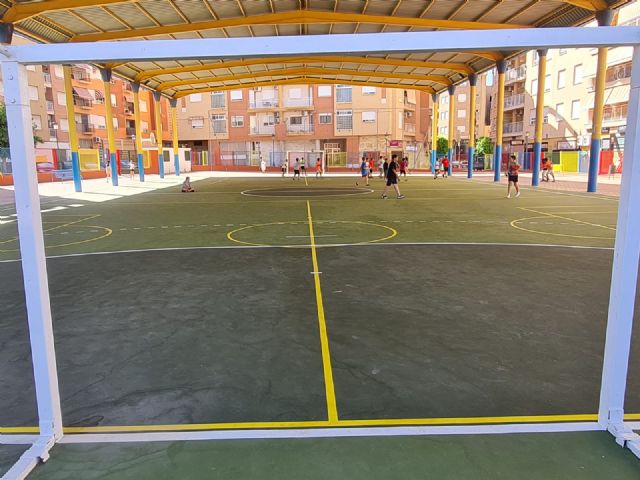 El Ayuntamiento de Molina de Segura invierte 29.837,88 euros en el arreglo de la pista deportiva del CEP Ntra. Sra. de la Consolación - 2, Foto 2