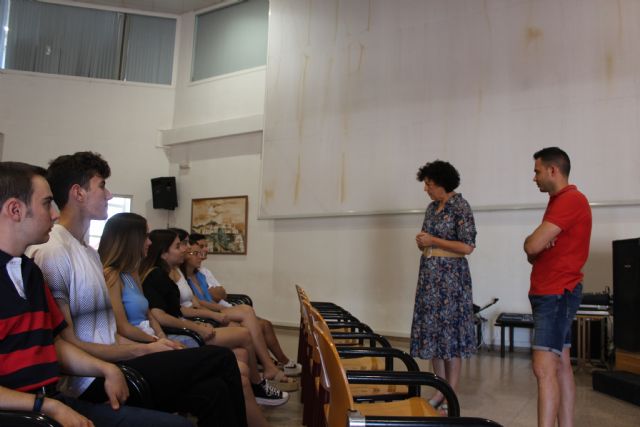 La alcaldesa recibe a los alumnos de Bachillerato y Formación Profesional que han obtenido Matrícula de Honor - 1, Foto 1