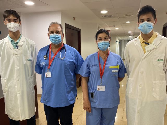 Profesionales de Ribera Hospital de Molina muestran su día a día a alumnos de bachillerato - 1, Foto 1