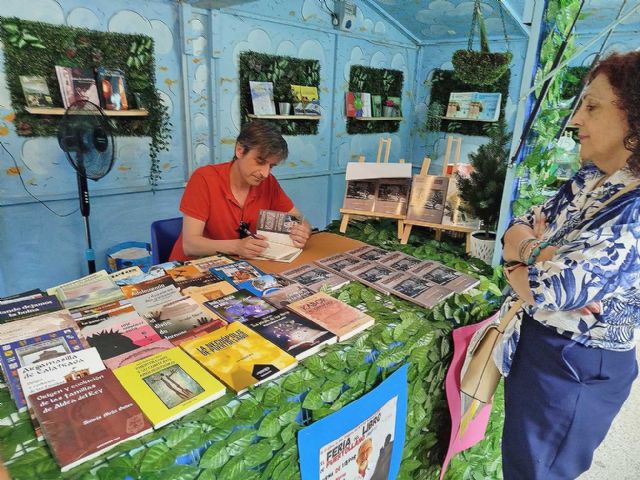 Secreto forestal, de Álvaro, Erika, Felipe, Rubén y Sara, ha sido el libro más vendido en la Feria del Libro de Puertollano - 2, Foto 2