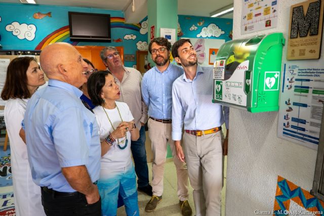 Cartagena avanza como ciudad cardioprotegida con un un nuevo desfibrilador en el IES San Isidoro de Los Dolores - 1, Foto 1