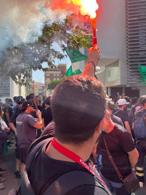 Concentración de trabajadores/as del Metal frente a la patronal FREMM - 2, Foto 2