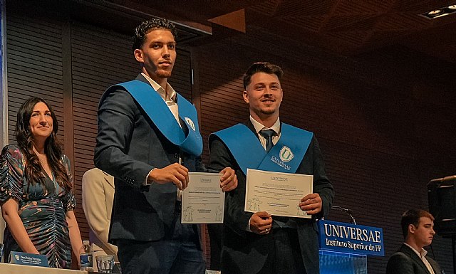 Más de 400 personas celebran en Murcia la ceremonia de graduación de UNIVERSAE - 1, Foto 1