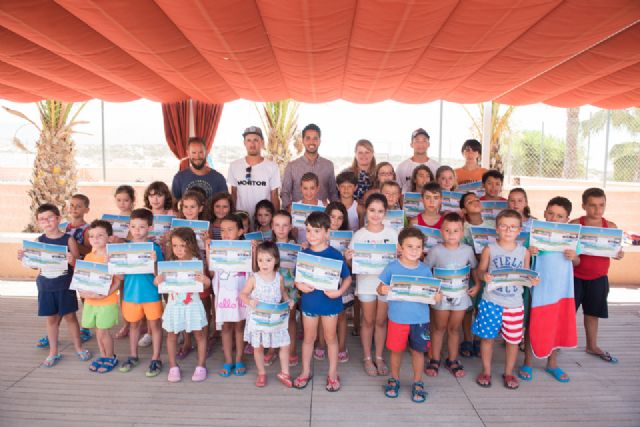 Cuarenta niños finalizan el primero de los tres cursos municipales de natación - 1, Foto 1