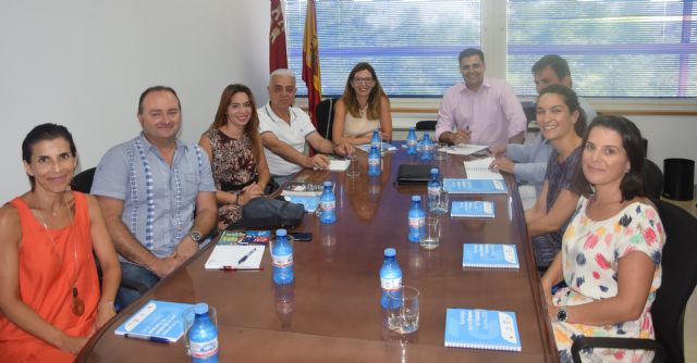 El empleo en residencias de atención sociosanitaria crece un 27 por ciento en los últimos tres años, el doble que la media - 1, Foto 1