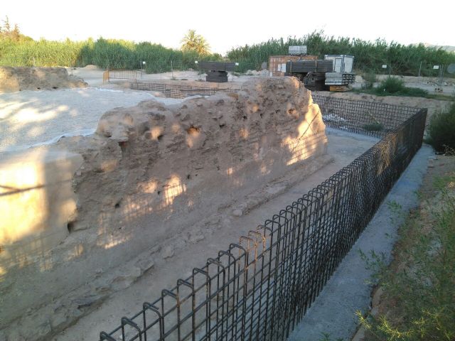 Huermur denuncia que van a encajonar entre muros de hormigón la torre islámica de Zarandona - 4, Foto 4